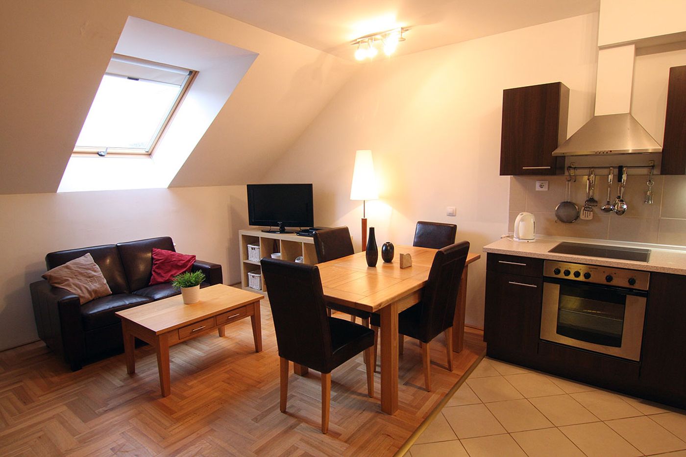 Gozsdu-Court-Room-14