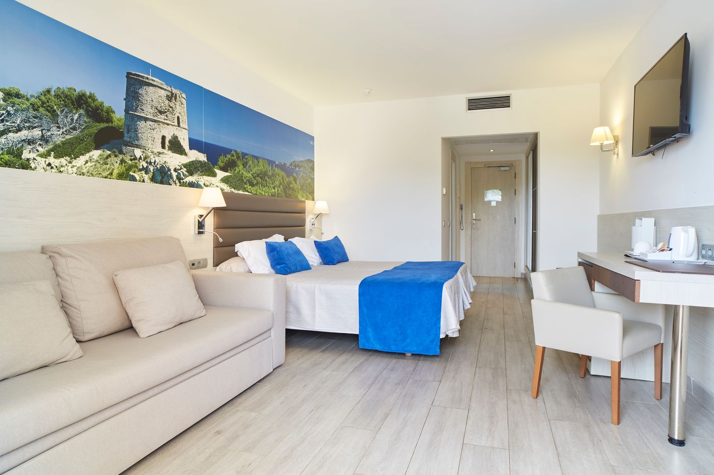 Invisa-Figueral-Resort---Cala-Blanca-Room-16
