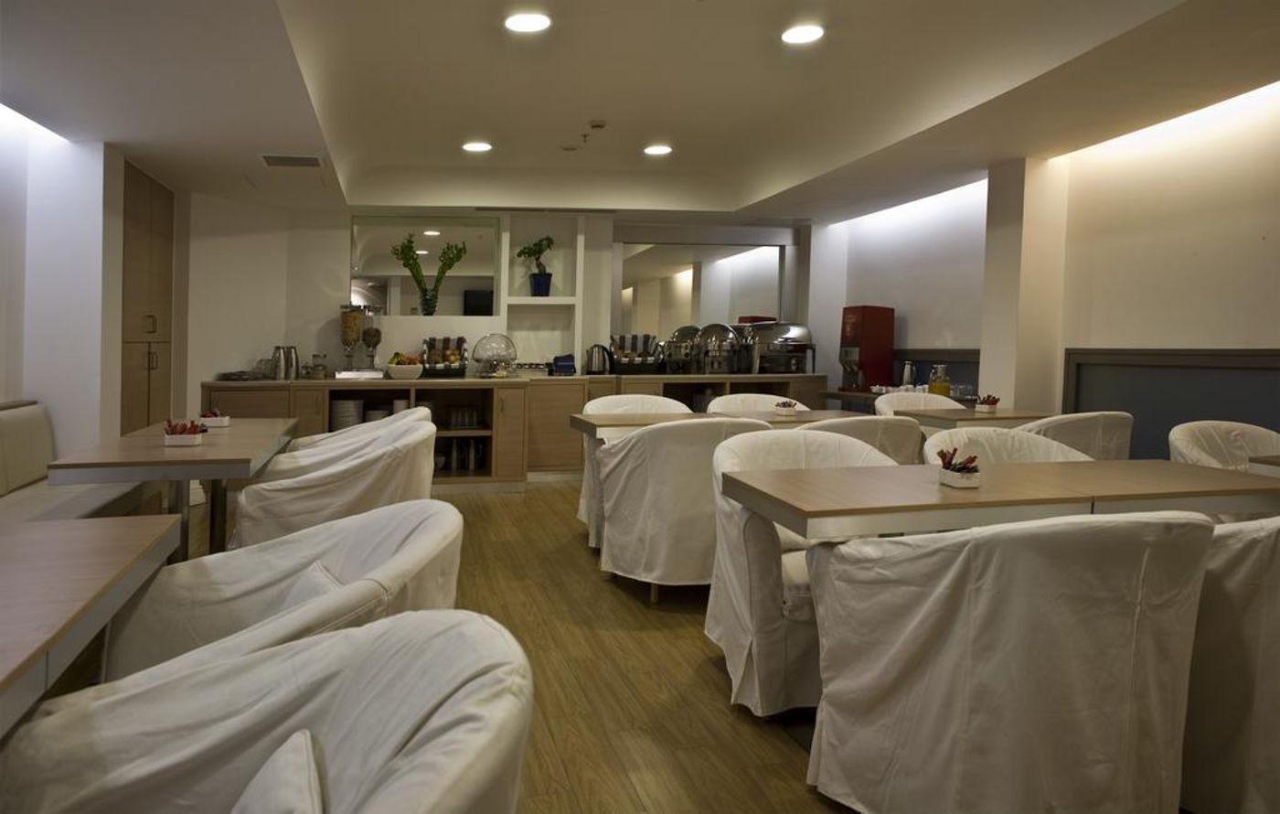 Chic-Hotel-Restaurant-7