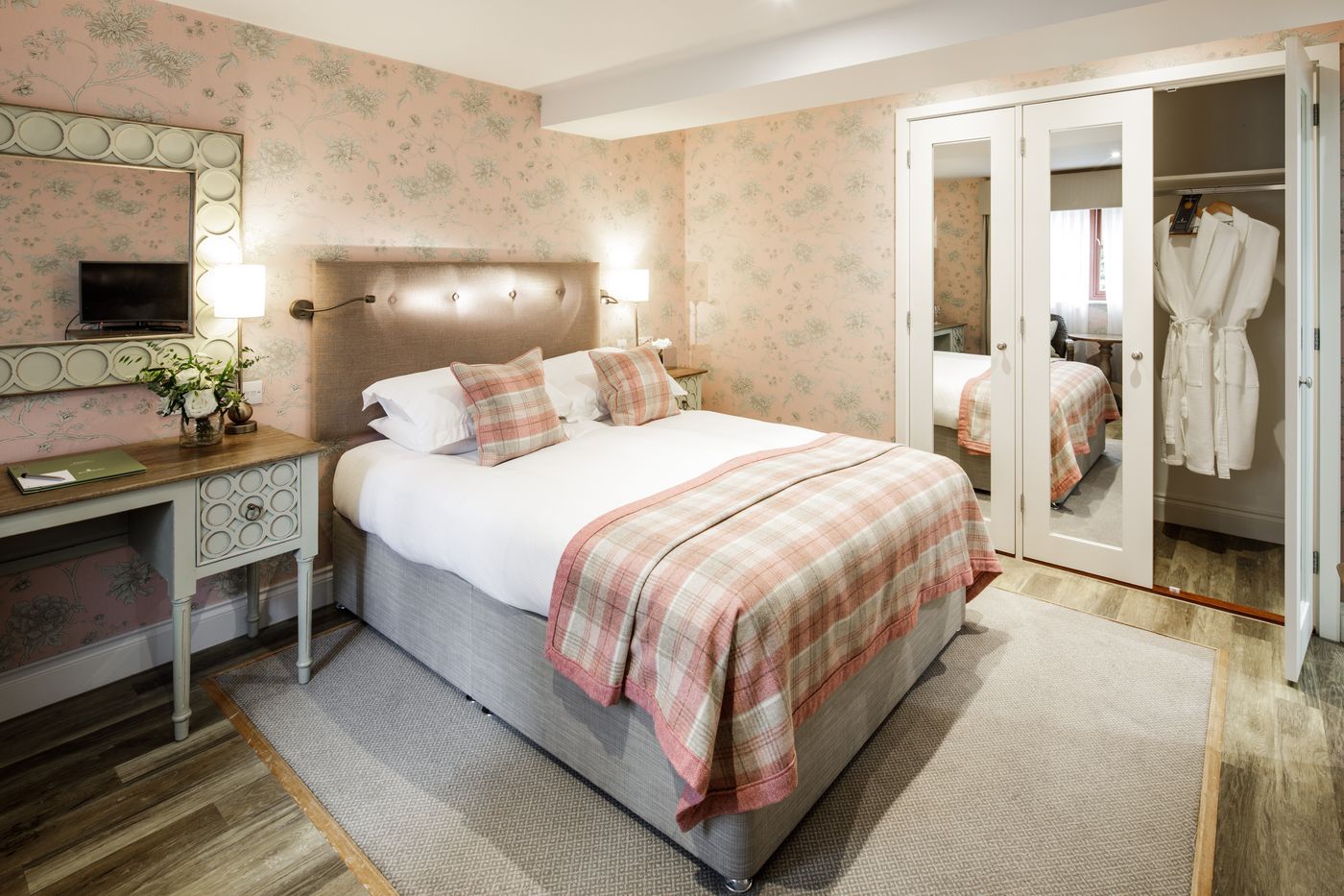 Greenhills-Country-Hotel-Room-23