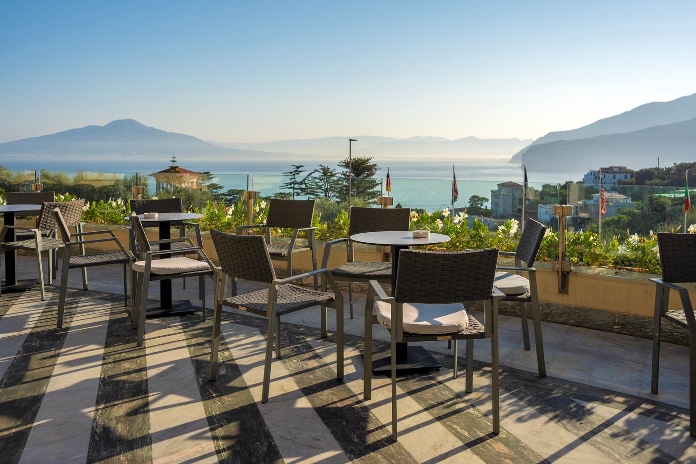 Grand-Hotel-Vesuvio-Terrace-44
