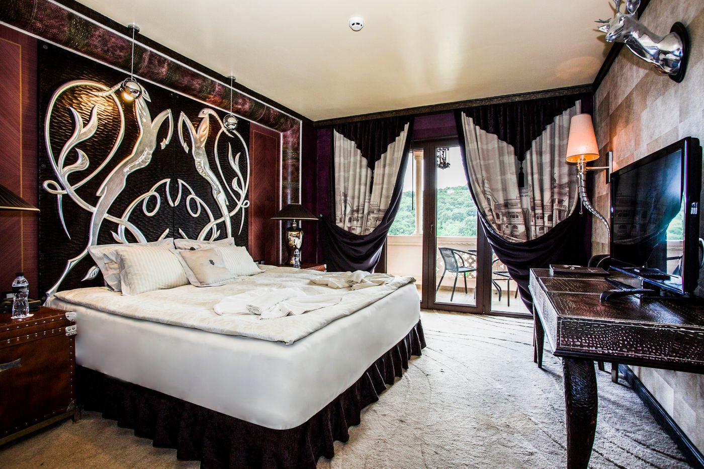 Royal-Castle-Room-22