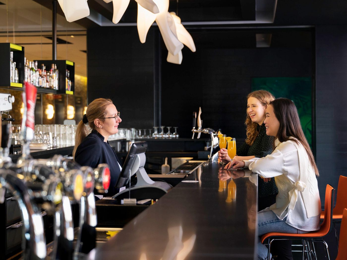 Novotel-Amsterdam-City-Bar-16