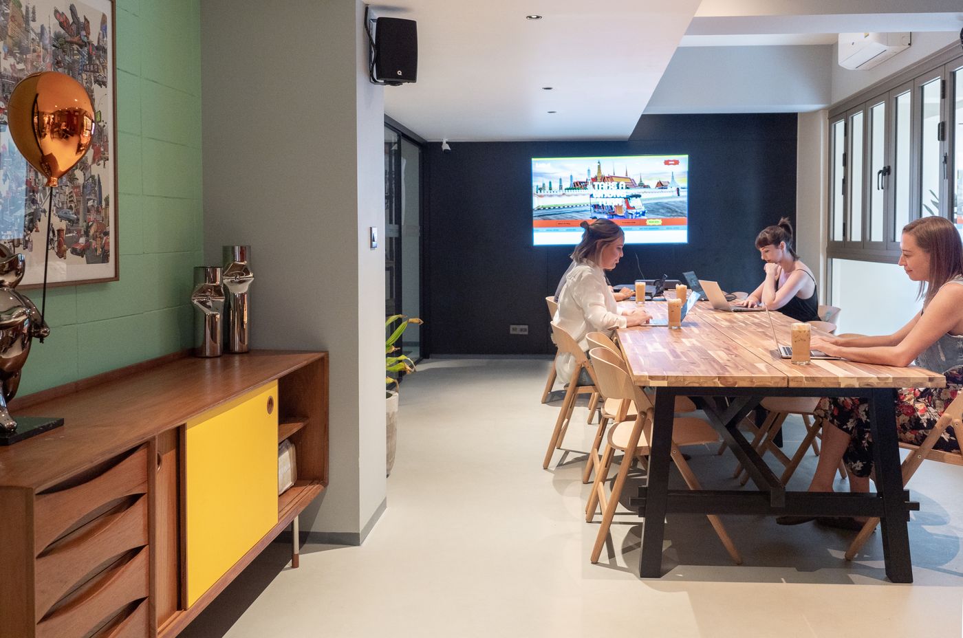 Lub-d-Bangkok-Siam-Hostel-Conferences-12