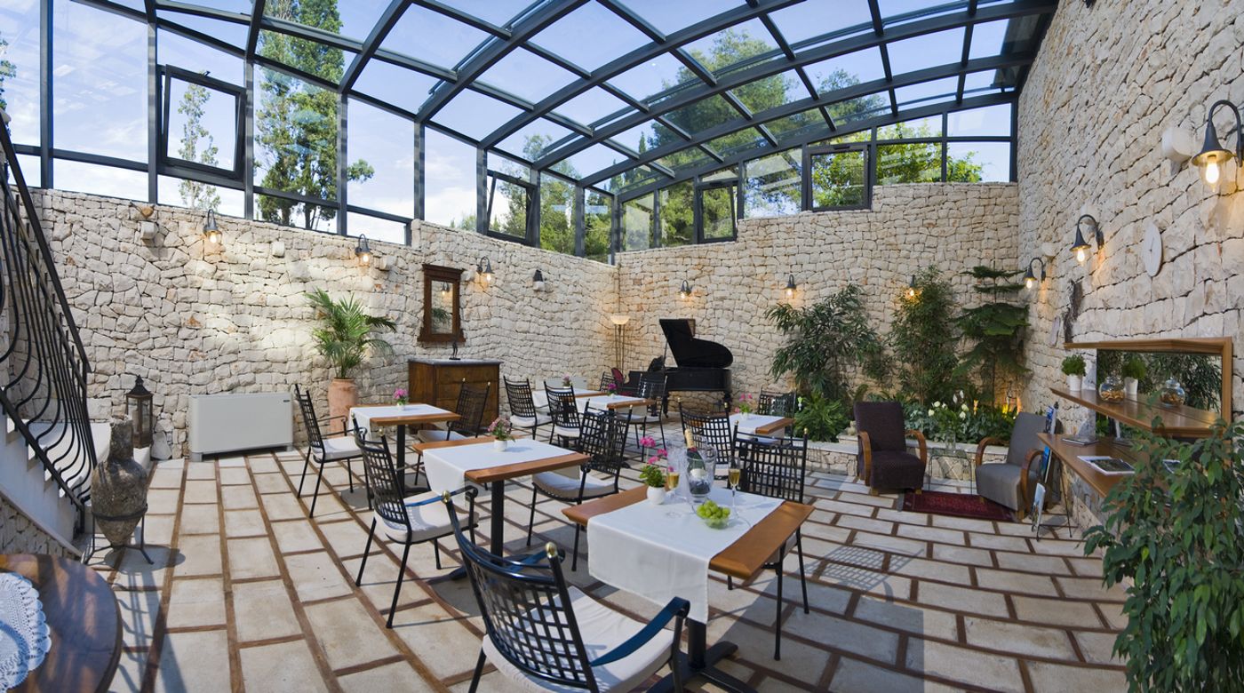 Bracka-Perla---Adults-Only-Restaurant-35