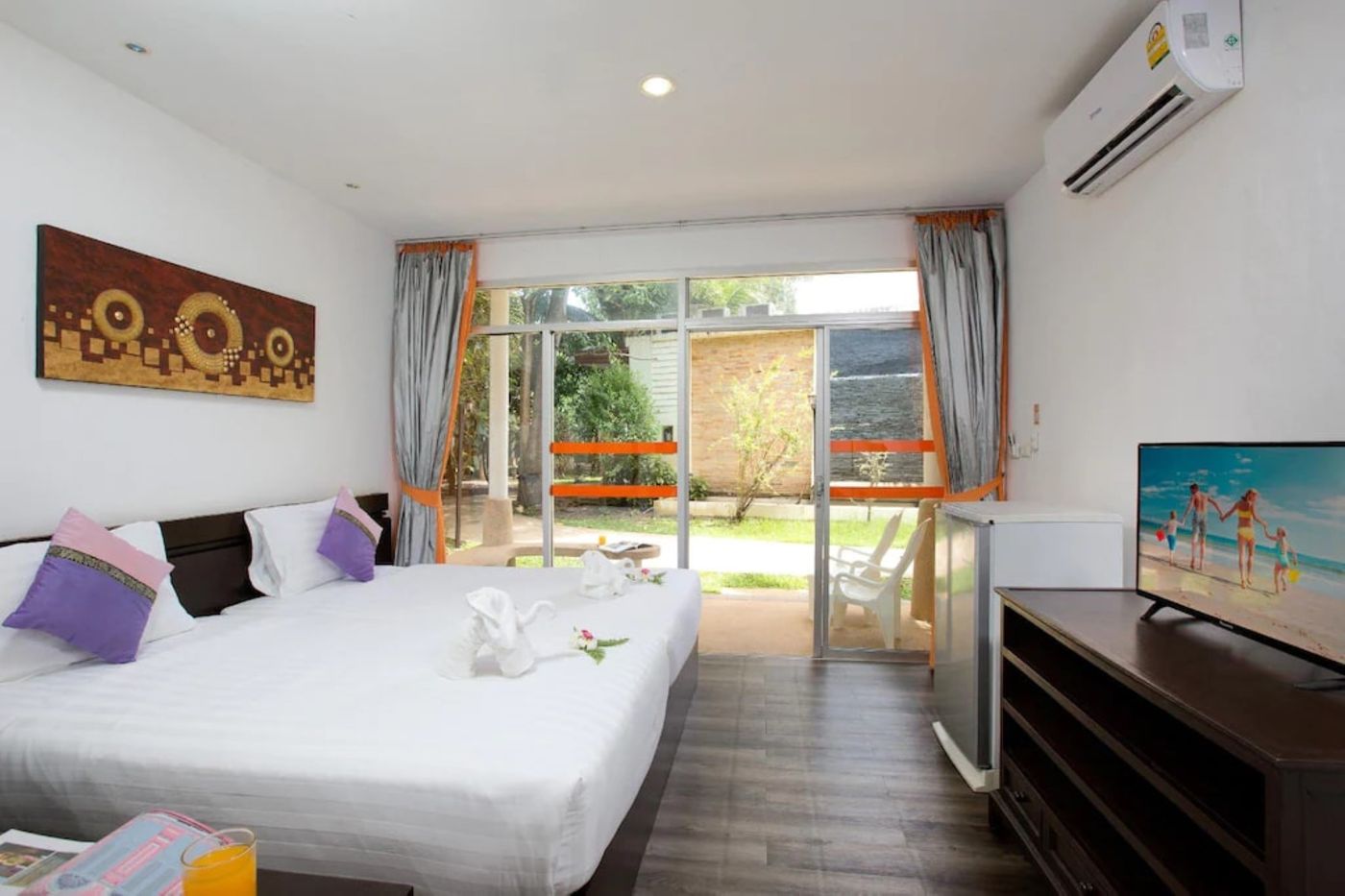 Phuket-Sea-Resort-SHA-by-ZUZU-Room-25