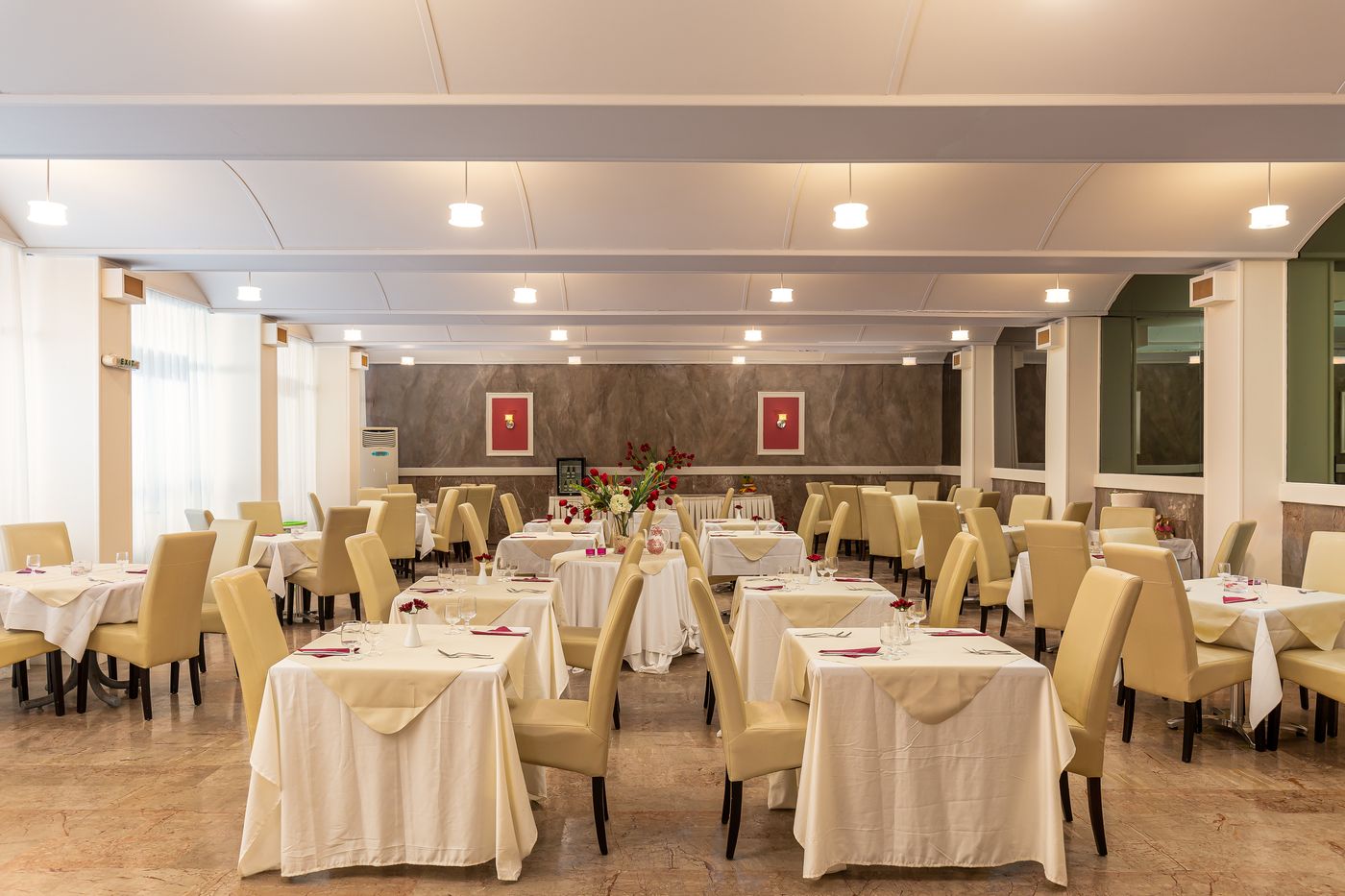 Oasis-Hotel-Restaurant-40