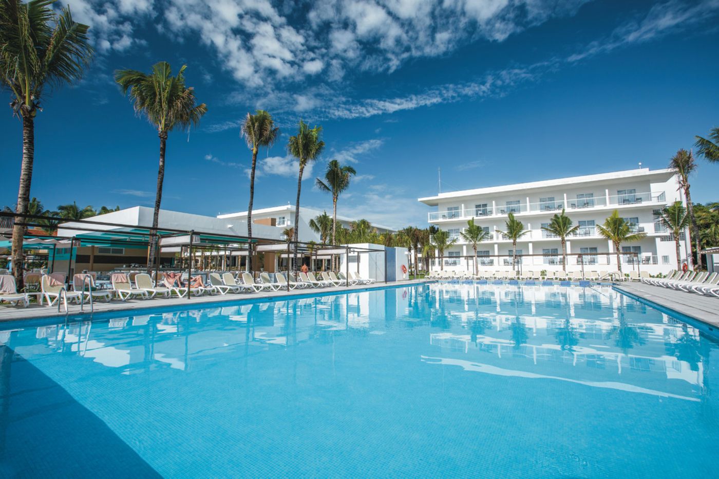 Riu-Playacar-All-Inclusive-Pool-8