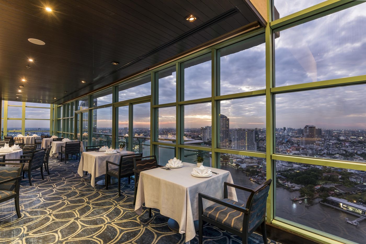 Chatrium-Hotel-Riverside-Bangkok-Restaurant-13