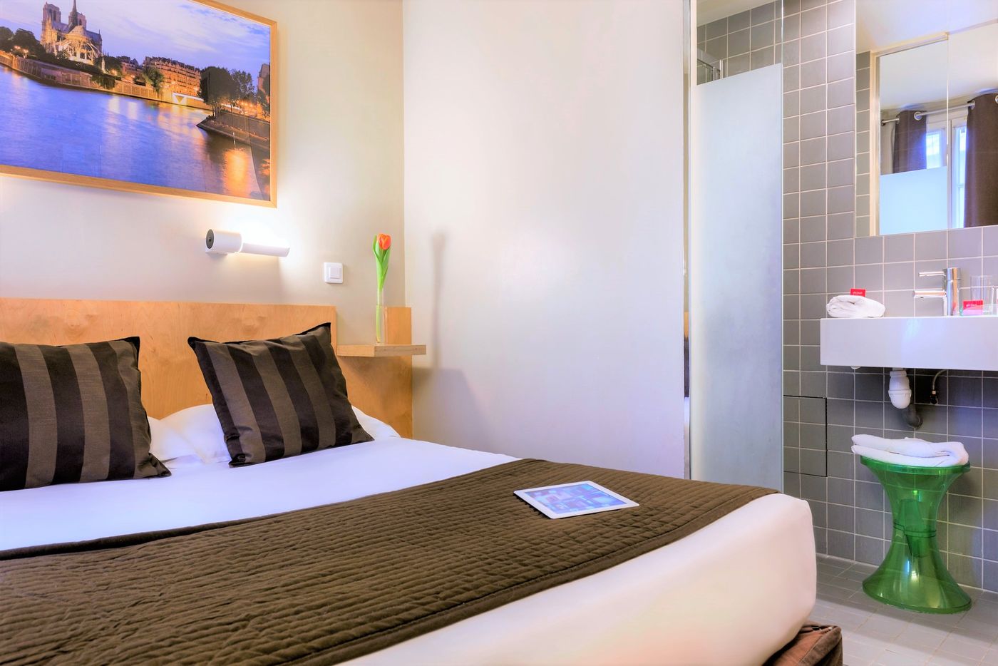 Hotel-Glasgow-Monceau-by-Patrick-Hayat-Room-41