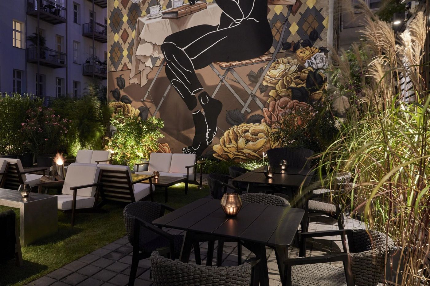 Sir-Savigny-Hotel--part-of-Sircle-Collection-Terrace-32