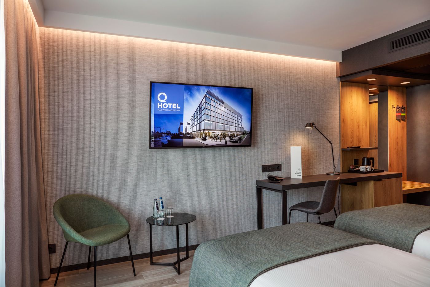 Q Hotel Plus Wroclaw Bielany-Poland-Bielany Wrocławskie-Room-9