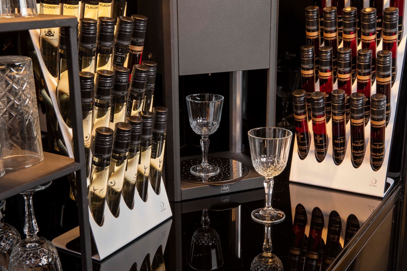 First-Hotel-Paris-Tour-Eiffel-Bar-27