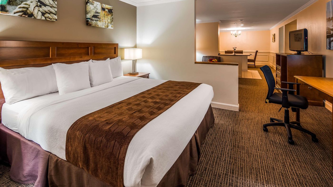 Best-Western-Adams-Inn-Quincy-Boston-Room-14