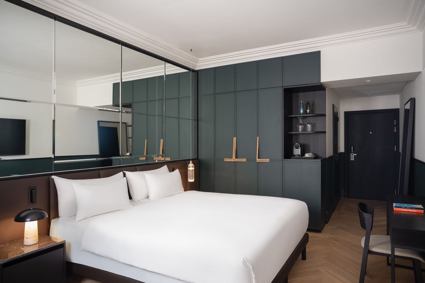 Almanac-X-Alcron-Prague-Room-32