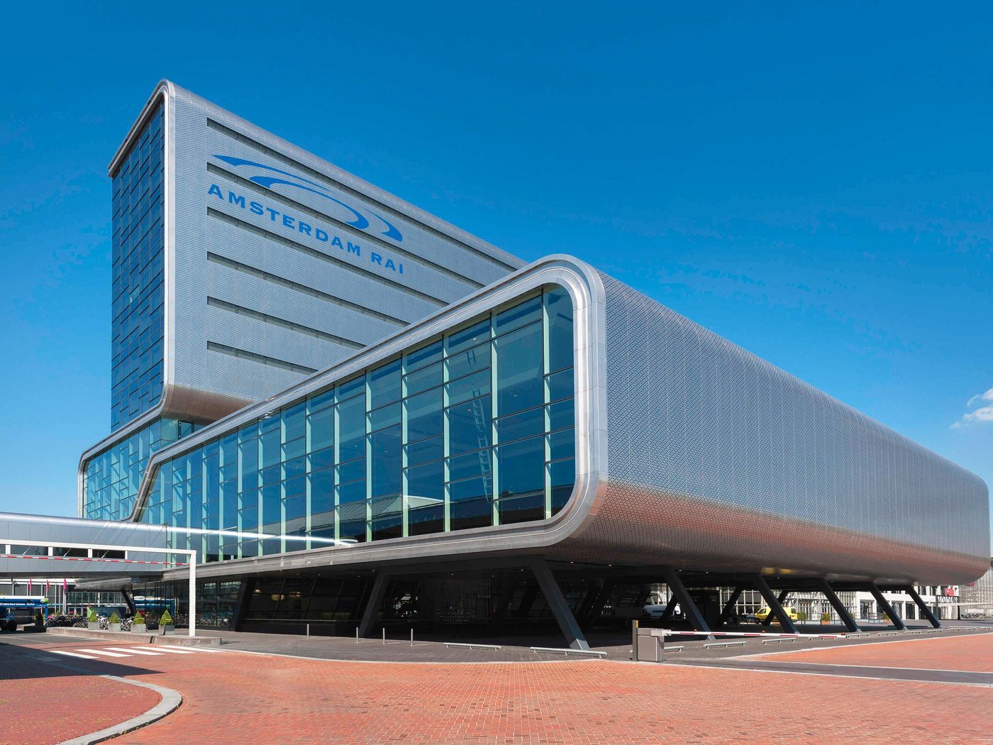 Novotel-Amsterdam-City-Sports-and-Entertainment-1