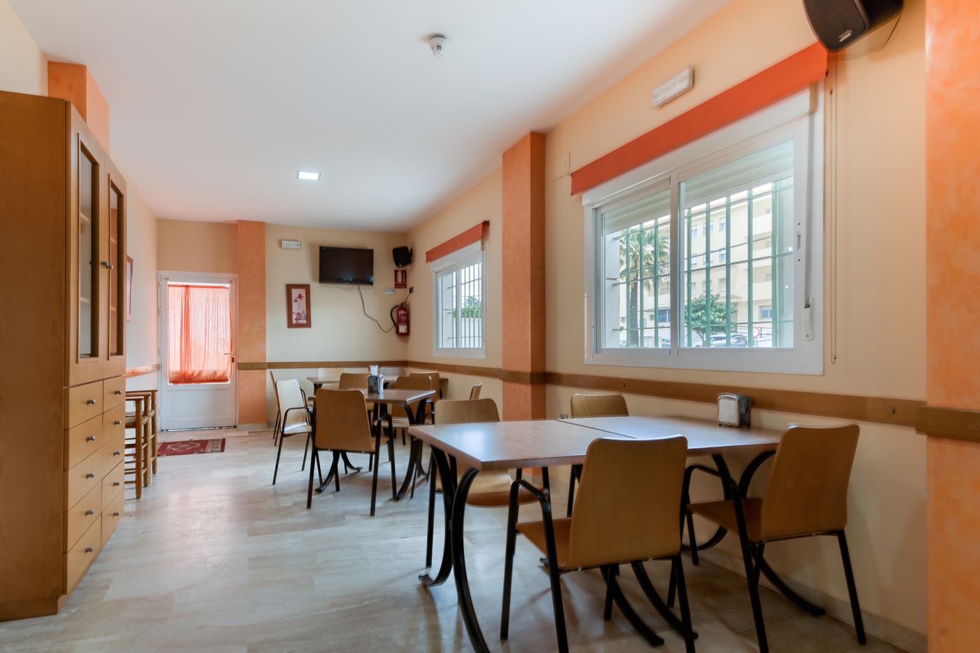 Loto-Conil-Apartamentos-Bar-44