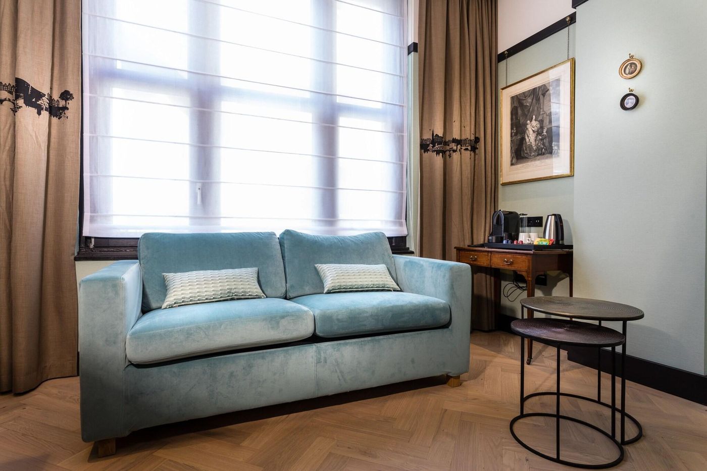 The-Hendrick-S-Hotel-Room-9