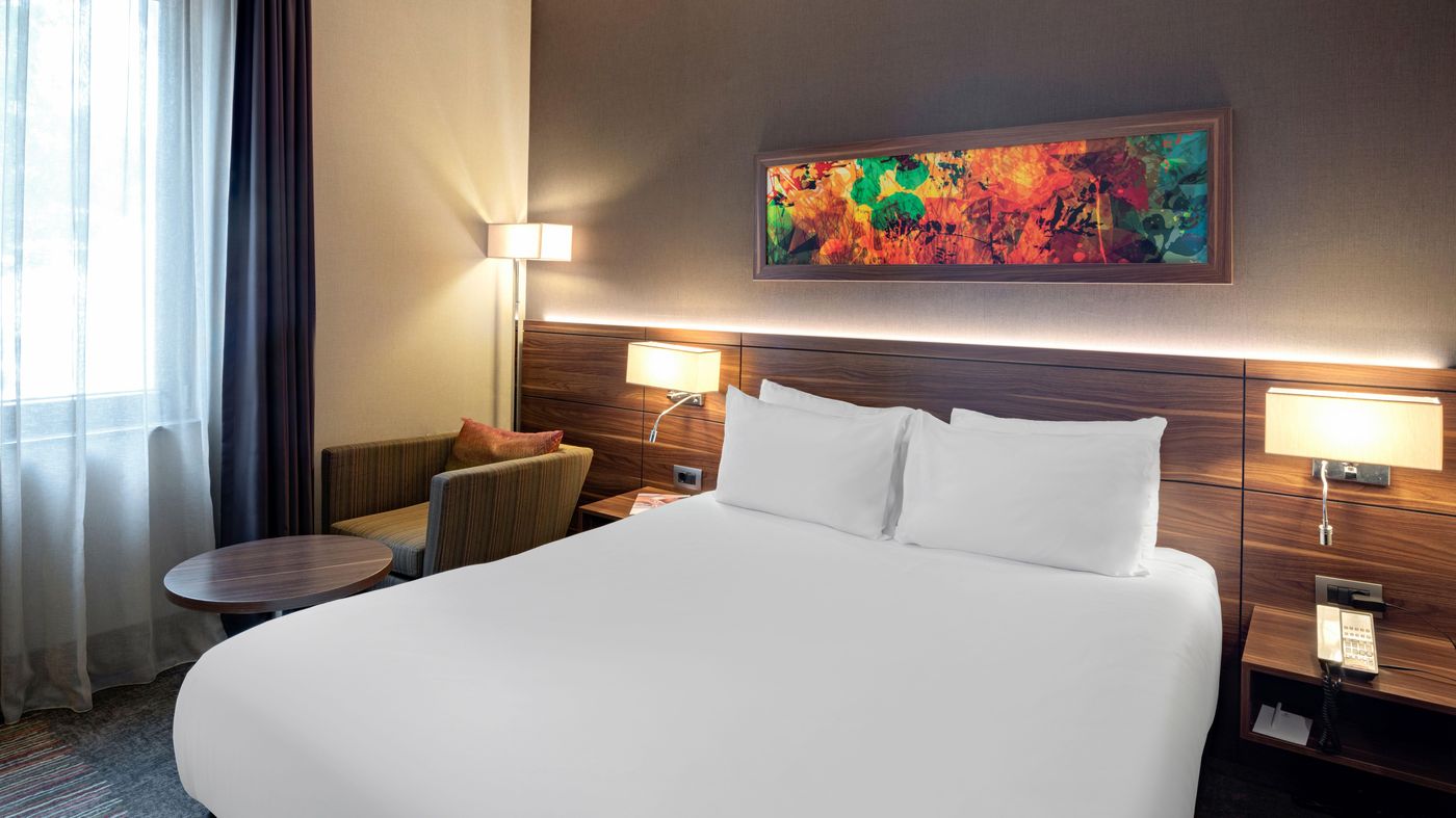 Holiday-Inn-Istanbul-Kadikoy-Room-35