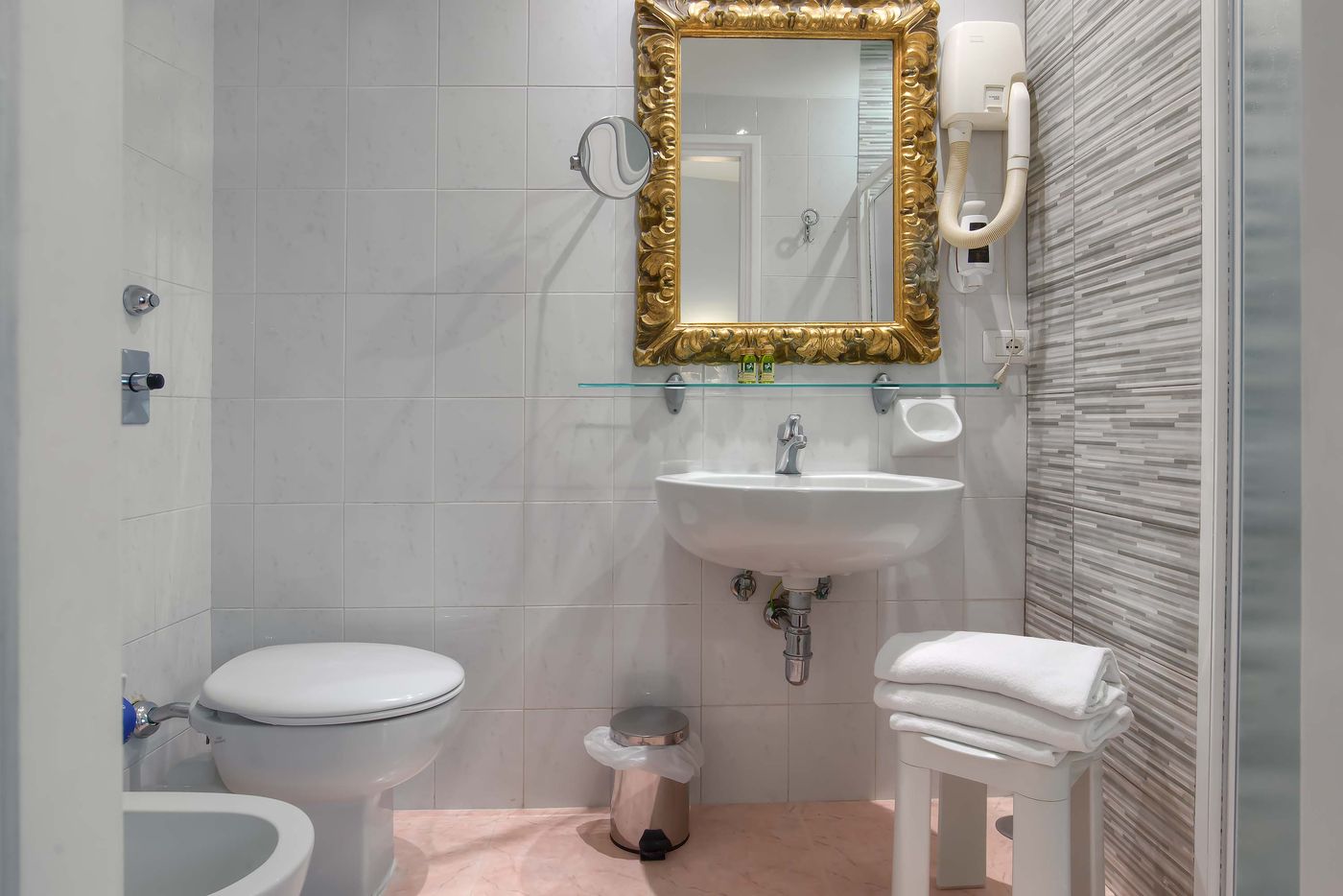 Machiavelli-Palace-Room-69