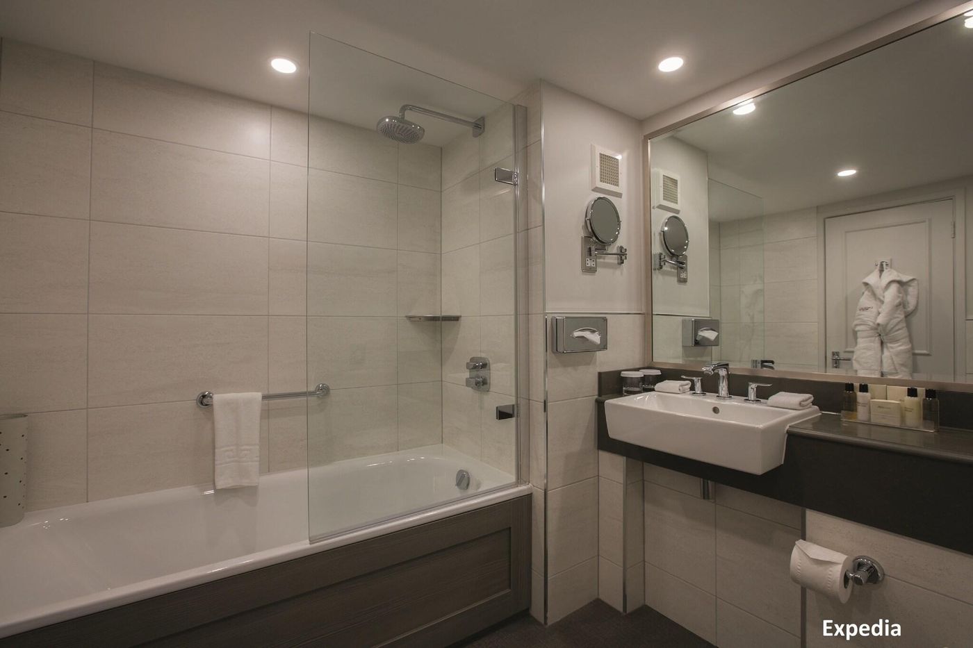 L-Horizon-Beach-Hotel---Spa-Room-28