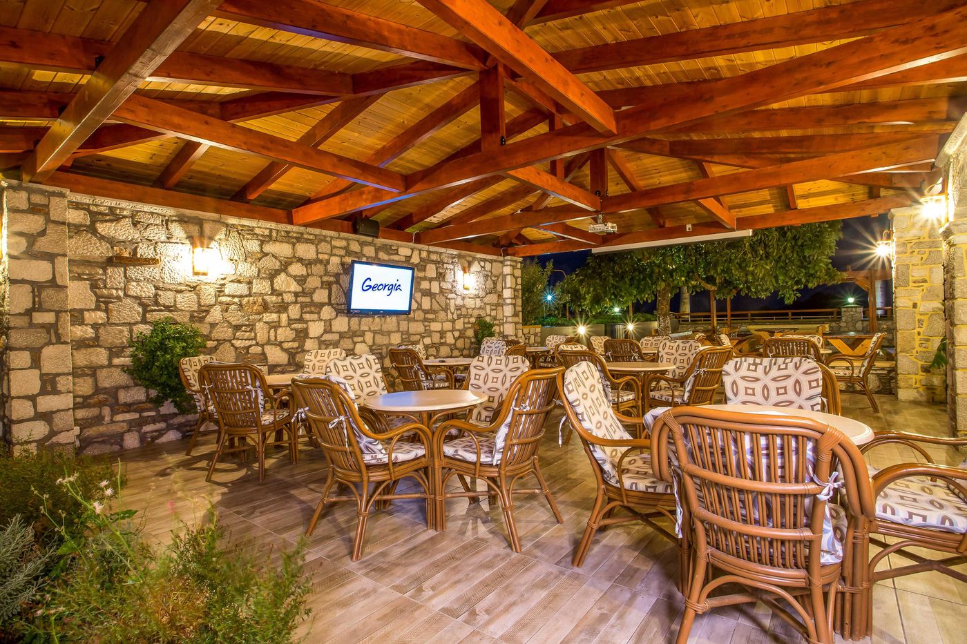 Georgia-Apartments-Bar-23