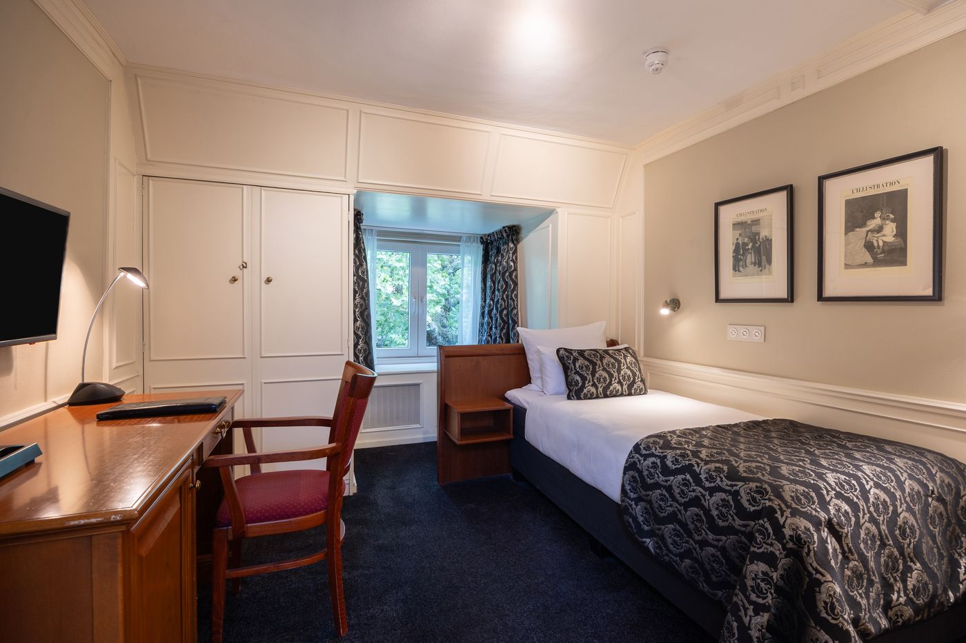 Apollofirst-Boutique-Hotel-Room-8