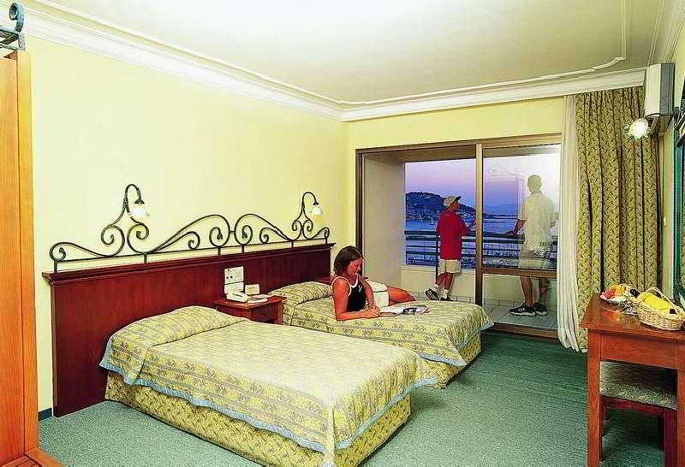Suhan-Seaport-Hotel-Room-16