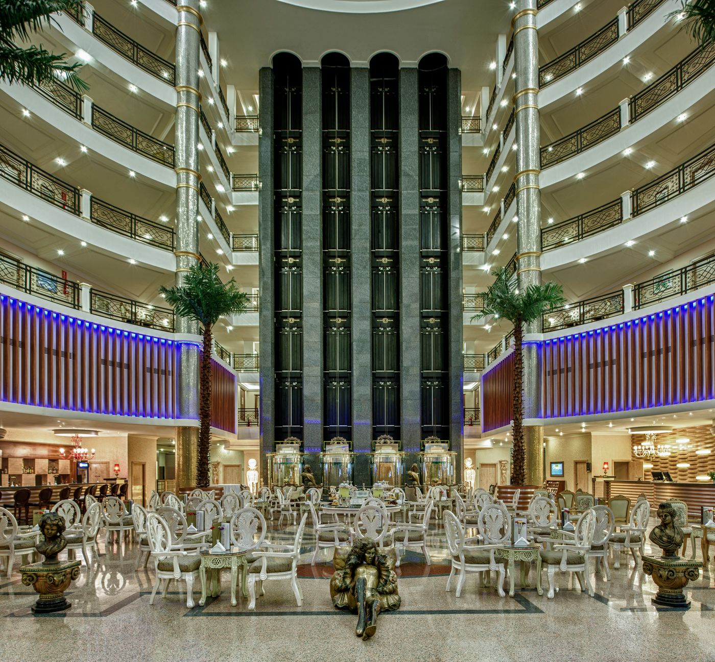 Delphin-Deluxe-Lobby-27