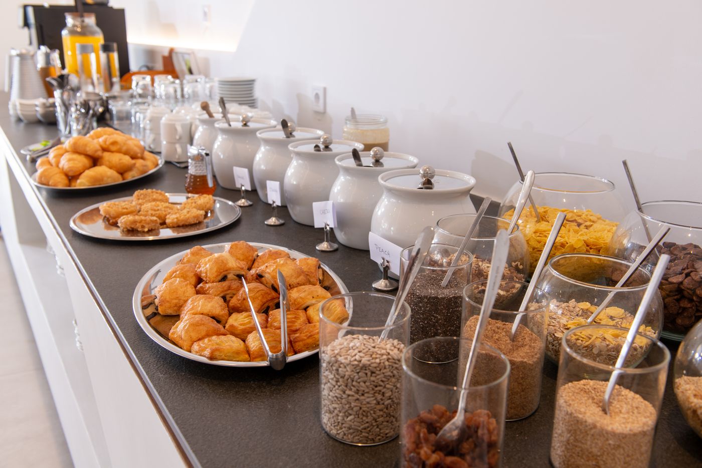 Mika-Villas-Restaurant-46