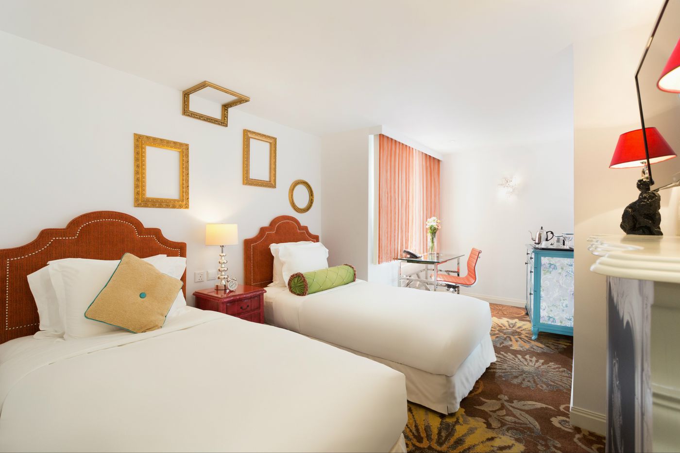 The-Luxe-Manor-Room-4