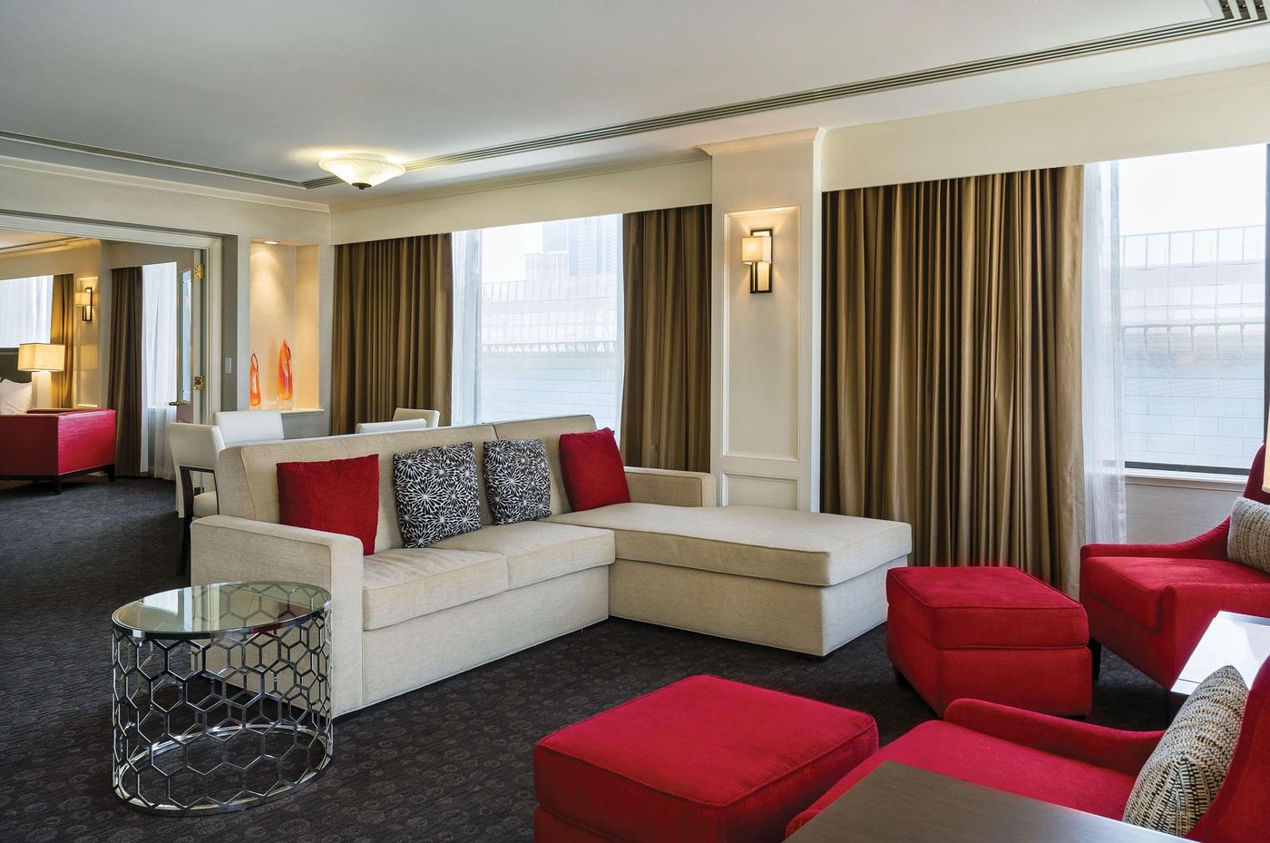 Doubletree-by-Hilton-Los-Angeles-Downtown-Room-7