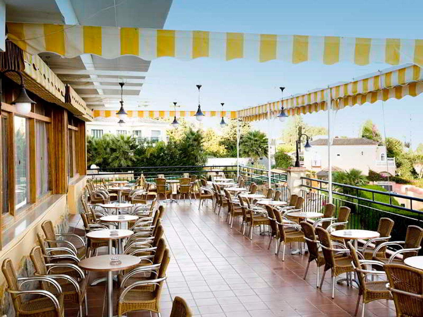 Monarque-Torreblanca-Bar-16