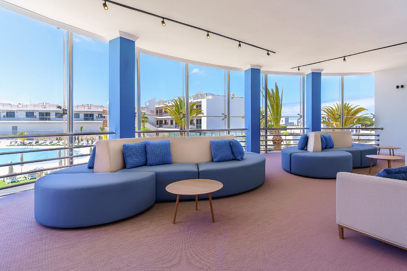 Hotel-Cordial-Marina-Blanca-Lobby-28