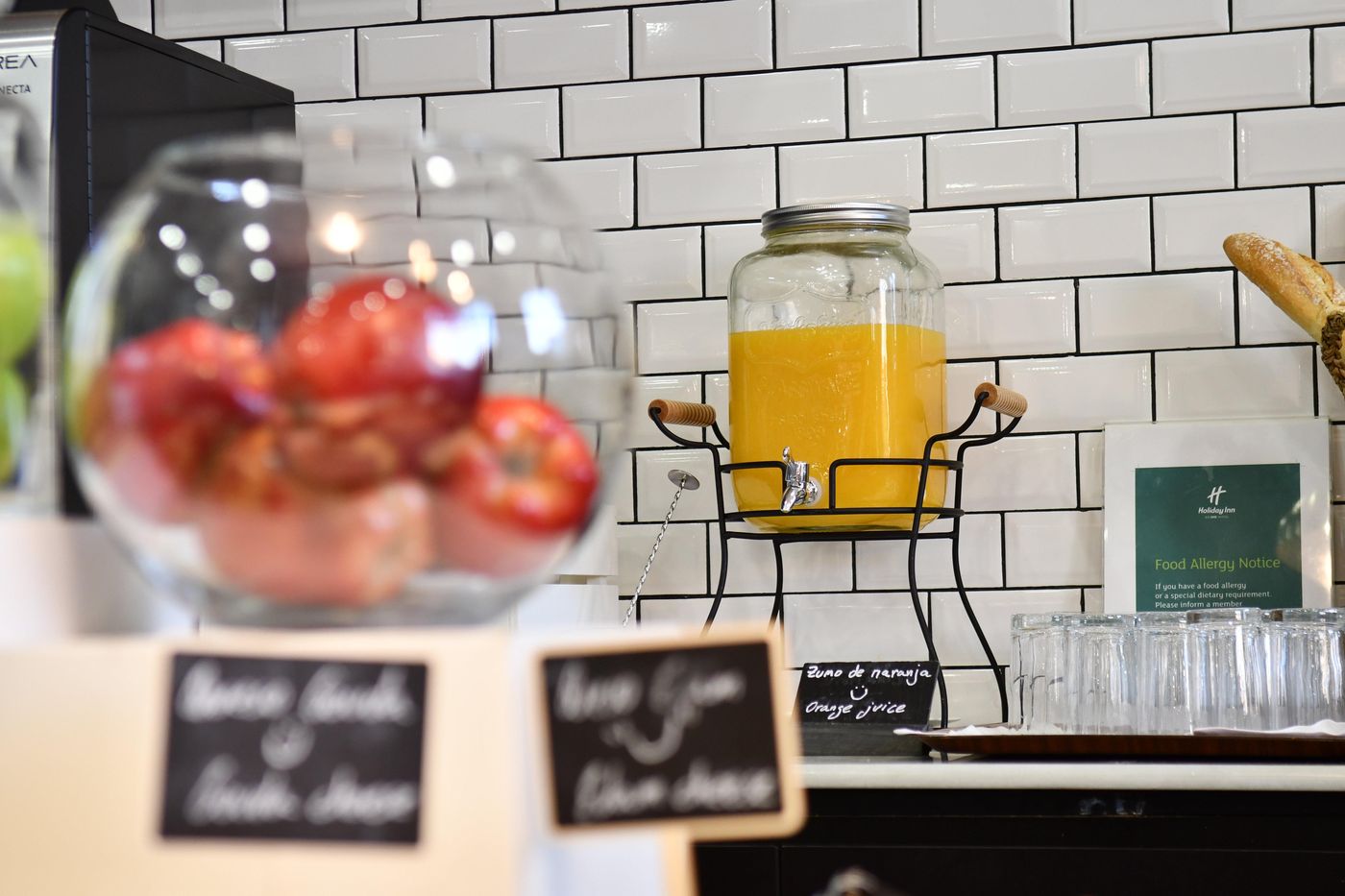 Holiday-Inn-Madrid-Las-Tablas-Restaurant-45