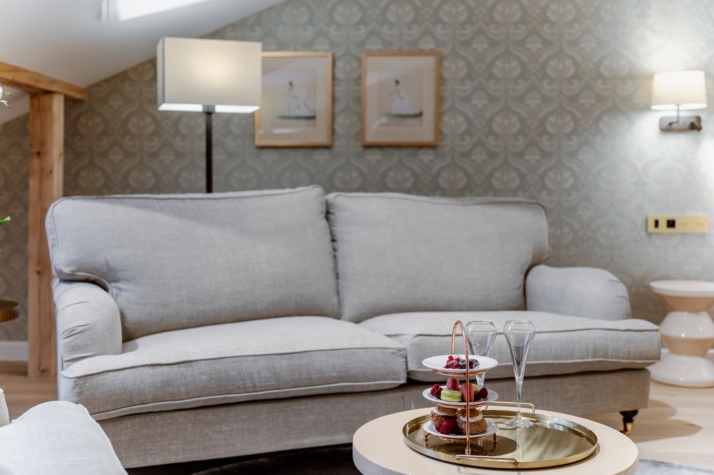 Hotel-Unicus-Palace-Old-Town---Destigo-Hotels-Room-20