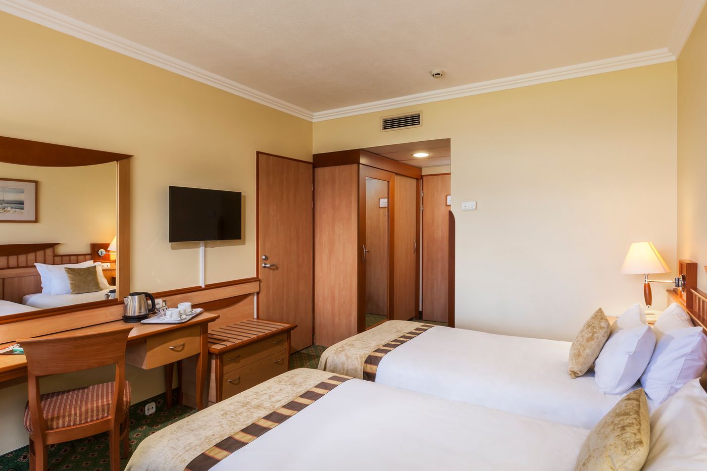 Danubius-Hotel-Helia-Room-24