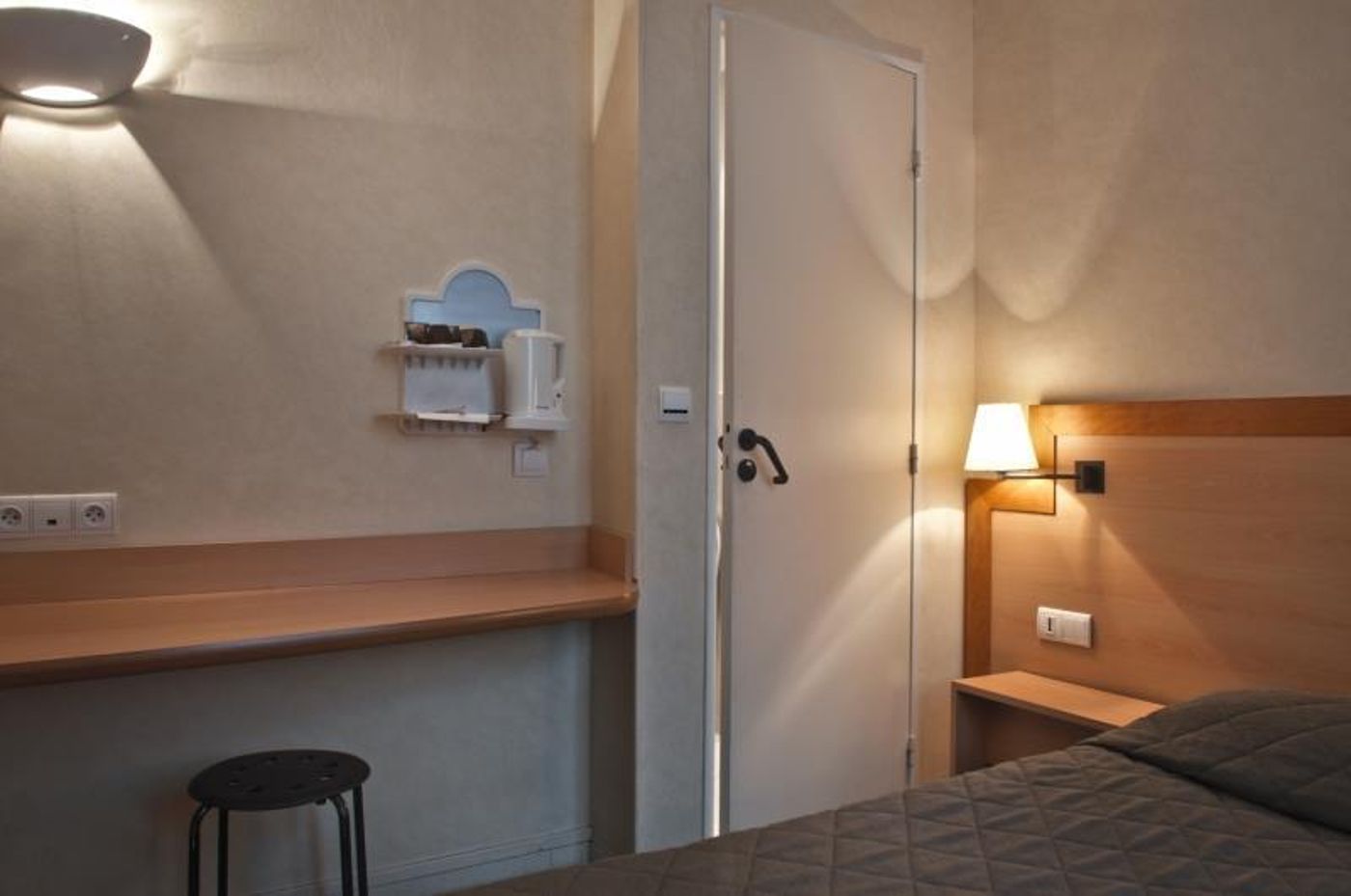 Hotel-Du-Chemin-Vert-Room-20