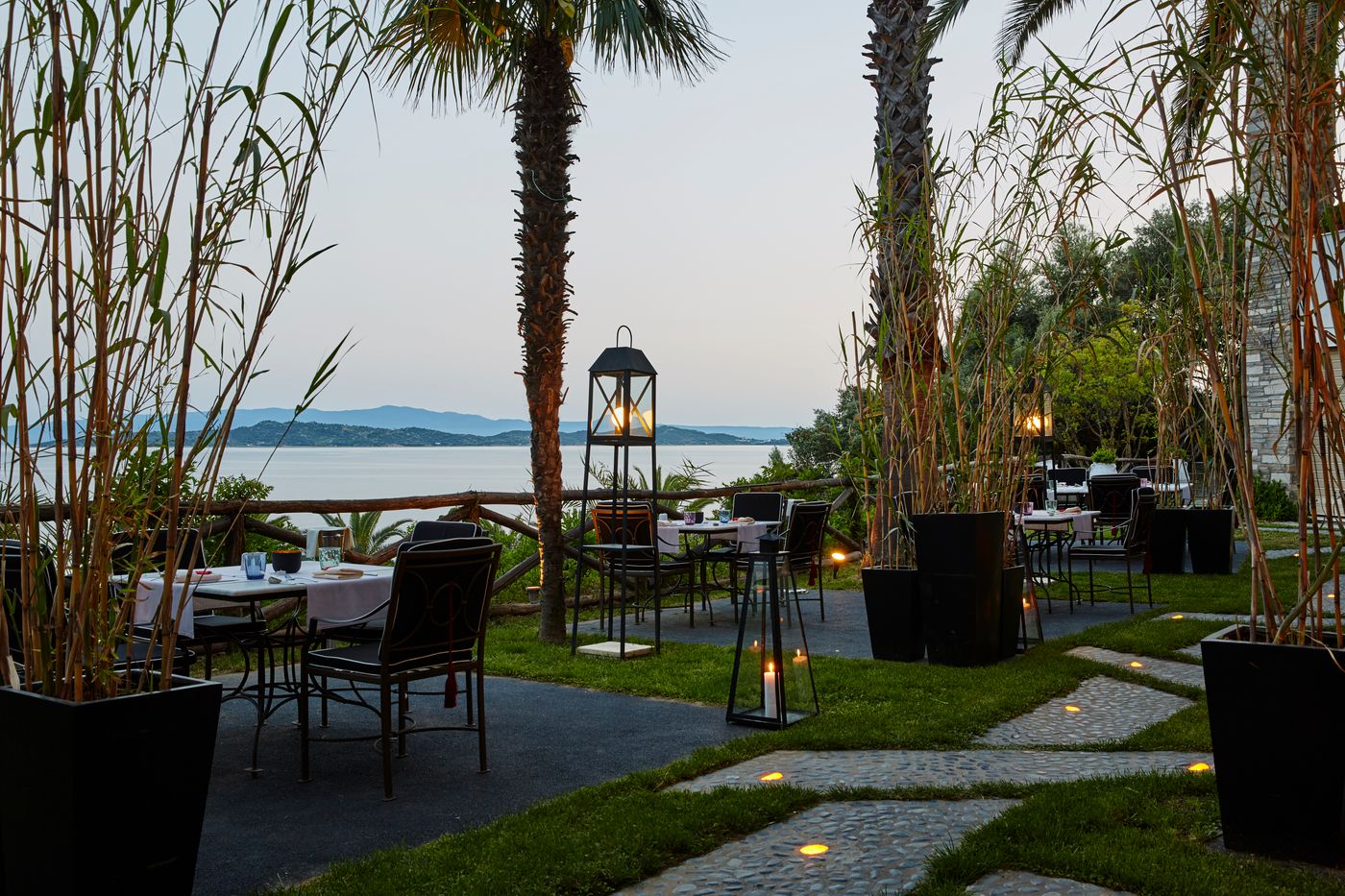 Eagles-Palace-Restaurant-14