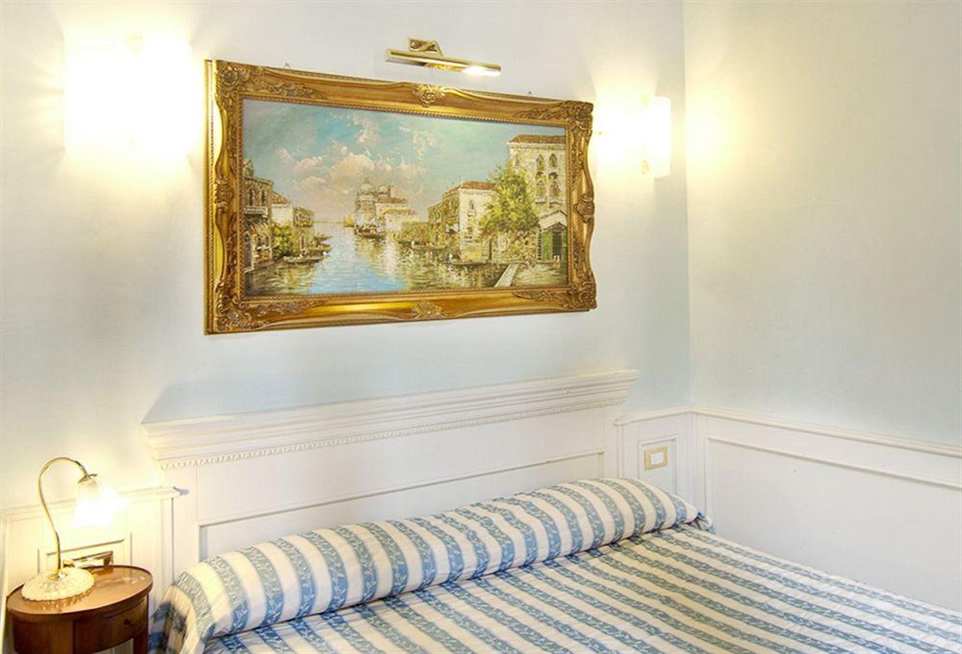 Palazzo-La-Scala-Room-10