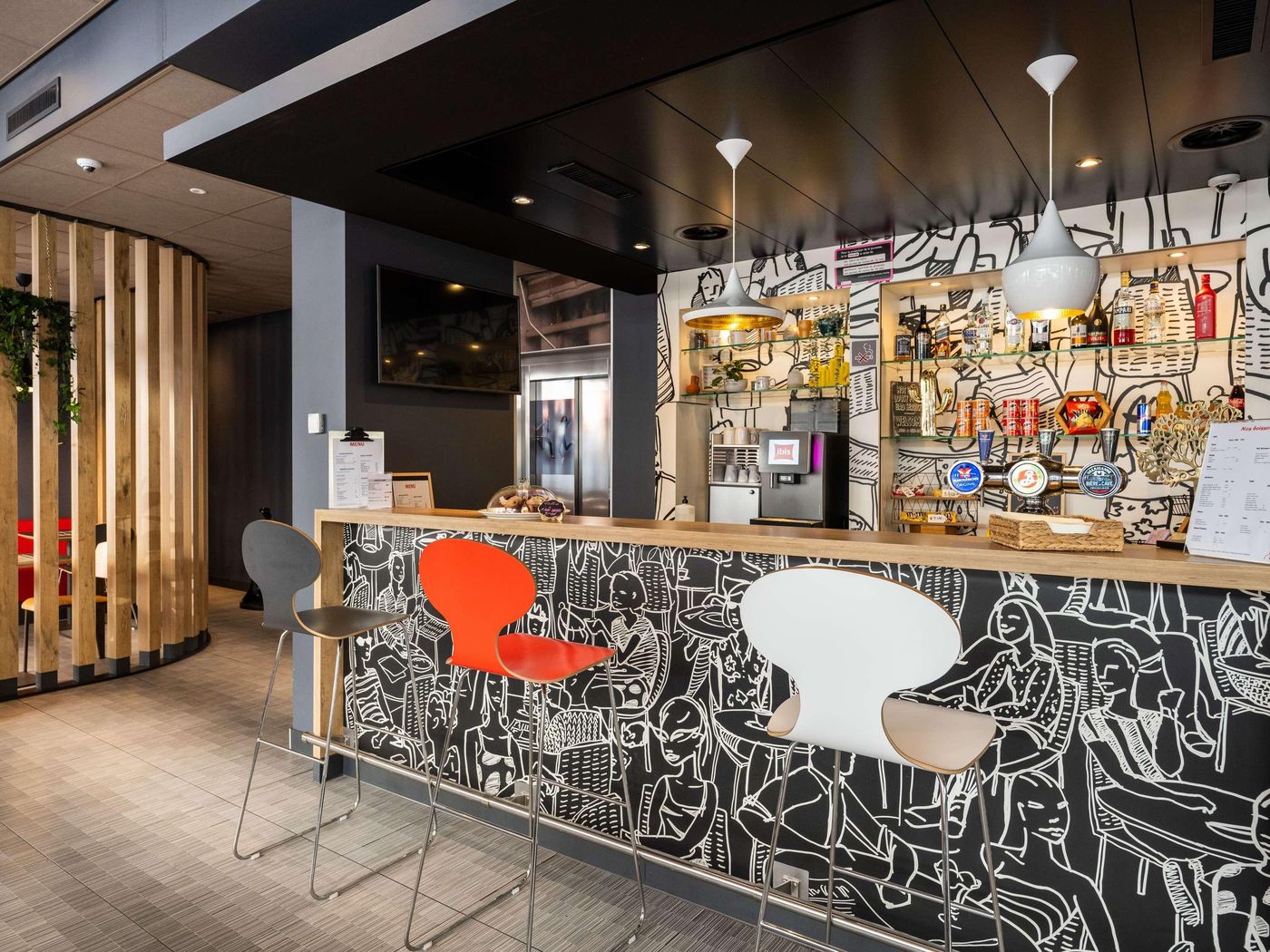 ibis-Geneve-Centre-Lac-Bar-12
