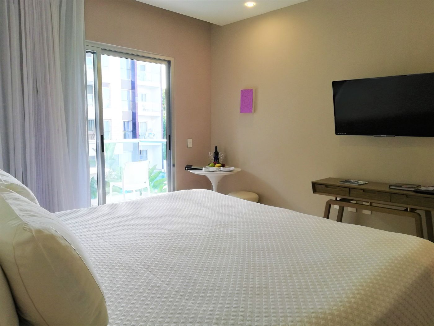 Essence-at-the-Fives-Beach-Room-32