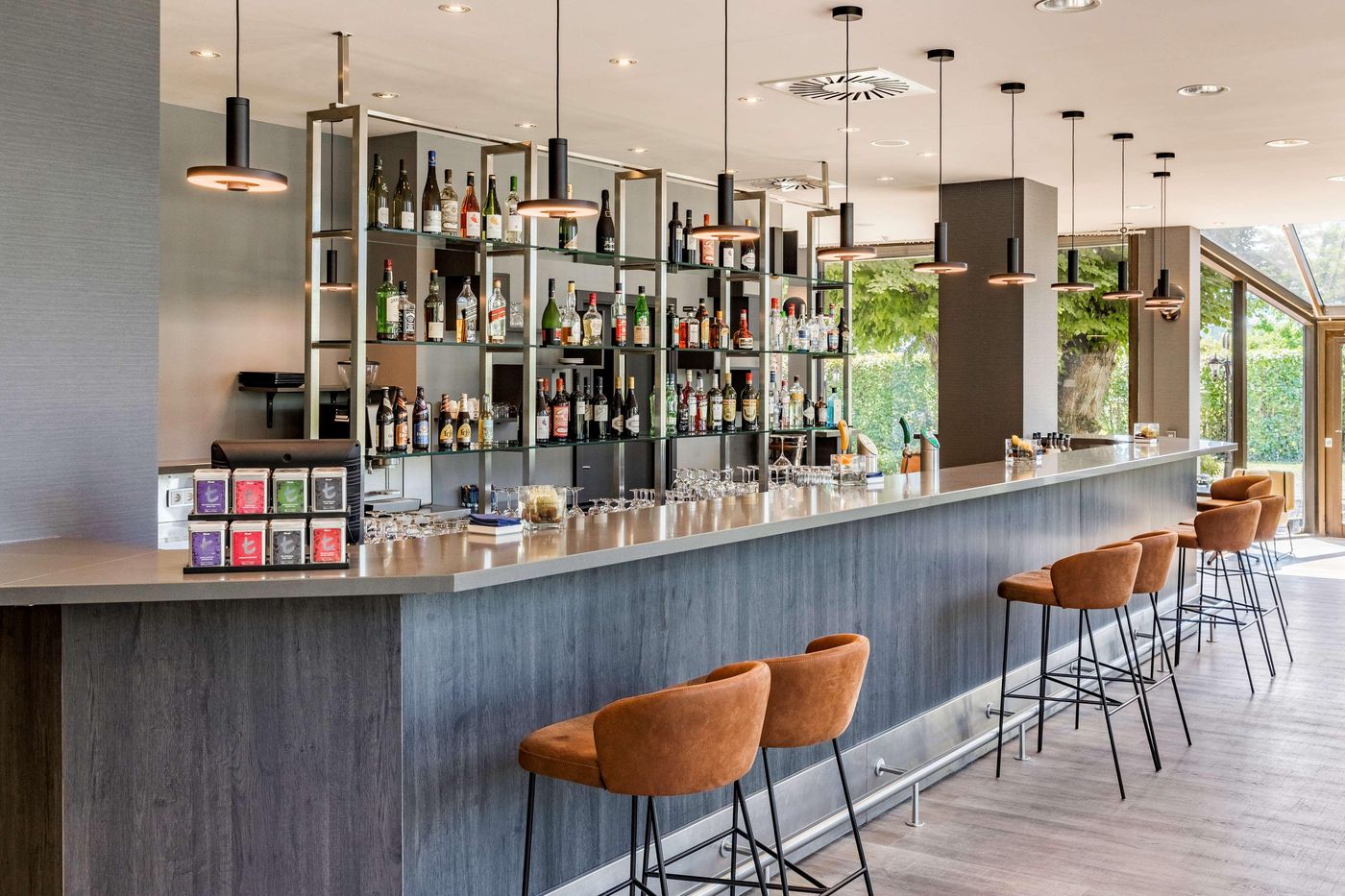 NH-Luxembourg-Airport-Bar-4