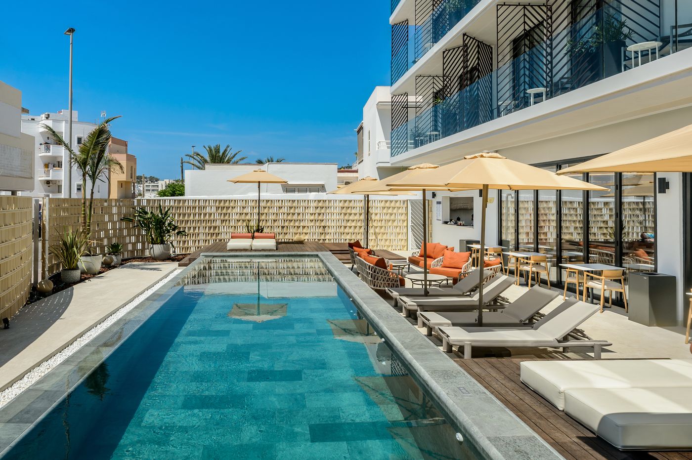 18.08.25 Vibra Yamm Urban Hotel - Adults Only