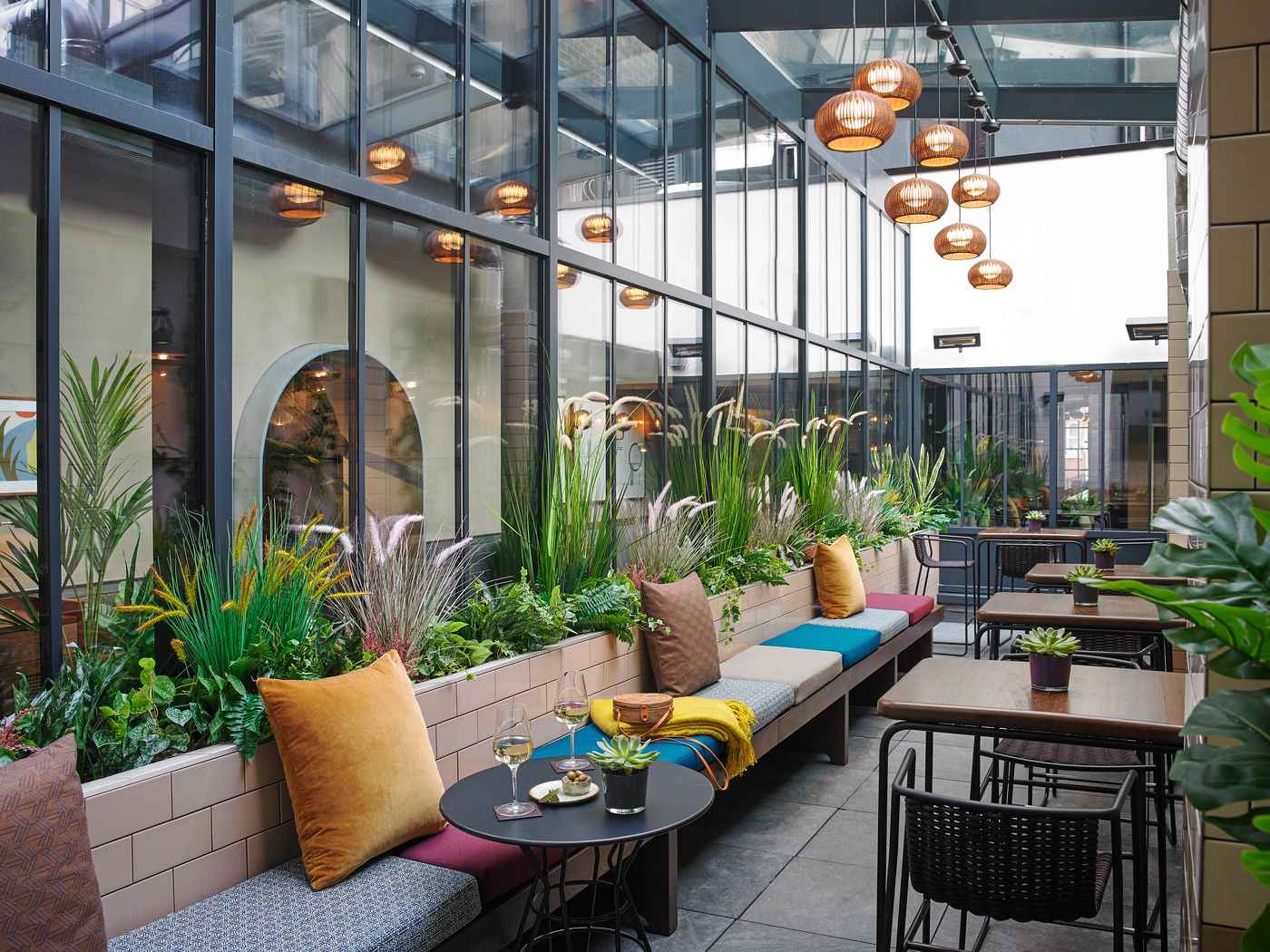 The Mont - Ireland - Dublin - Terrace - 4