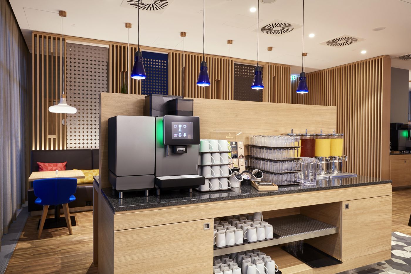 Holiday-Inn-Express-Berlin-Alexanderplatz-Restaurant-28