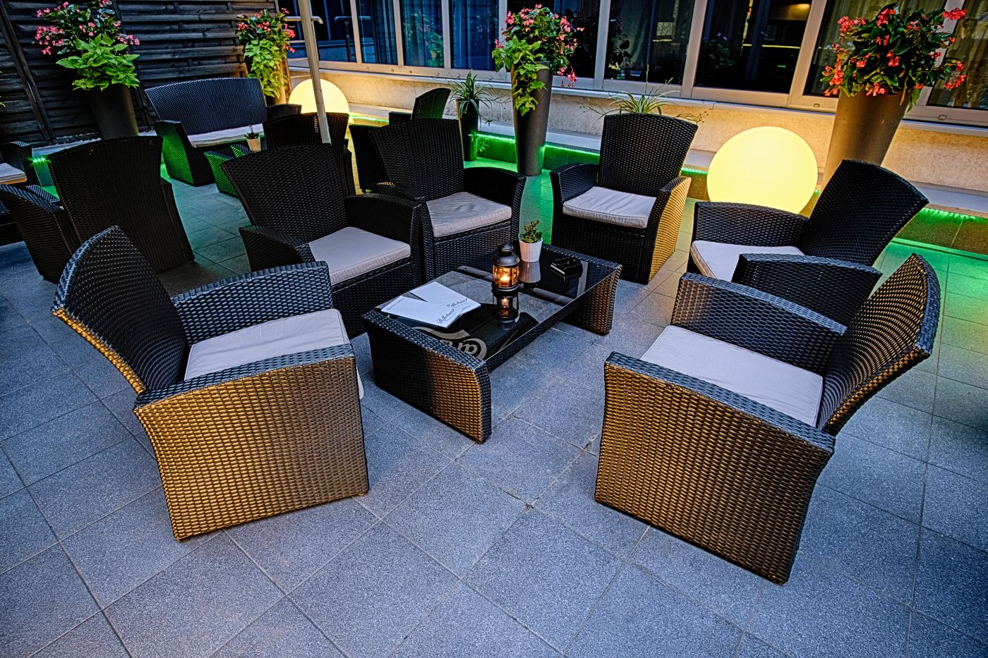 Holiday-Inn-Krakow-City-Centre-Bar-58