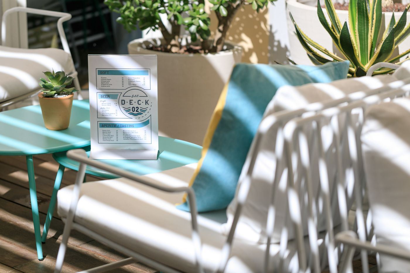 The-Deck-Hotel-by-HappyCulture-Bar-6