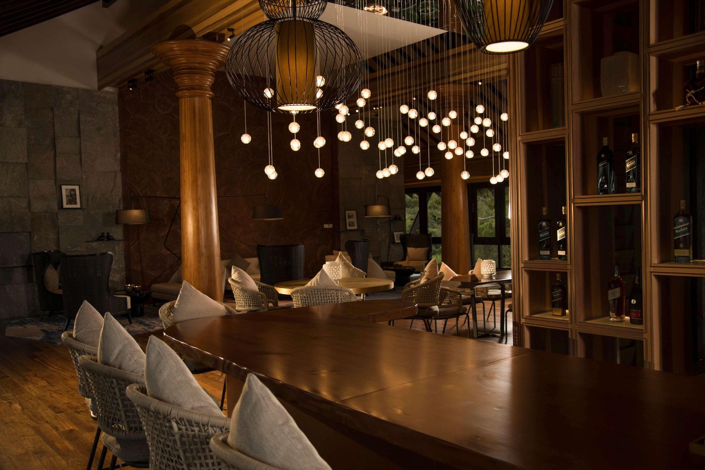 DoubleTree-by-Hilton-Weerawila-Rajawarna-Resort-Bar-55