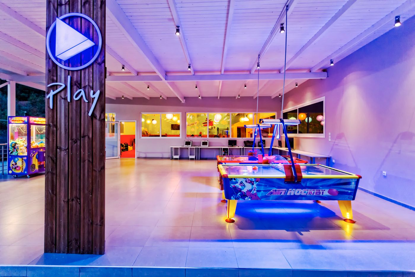 Lagomandra-Beach-Hotel-Sports-and-Entertainment-56